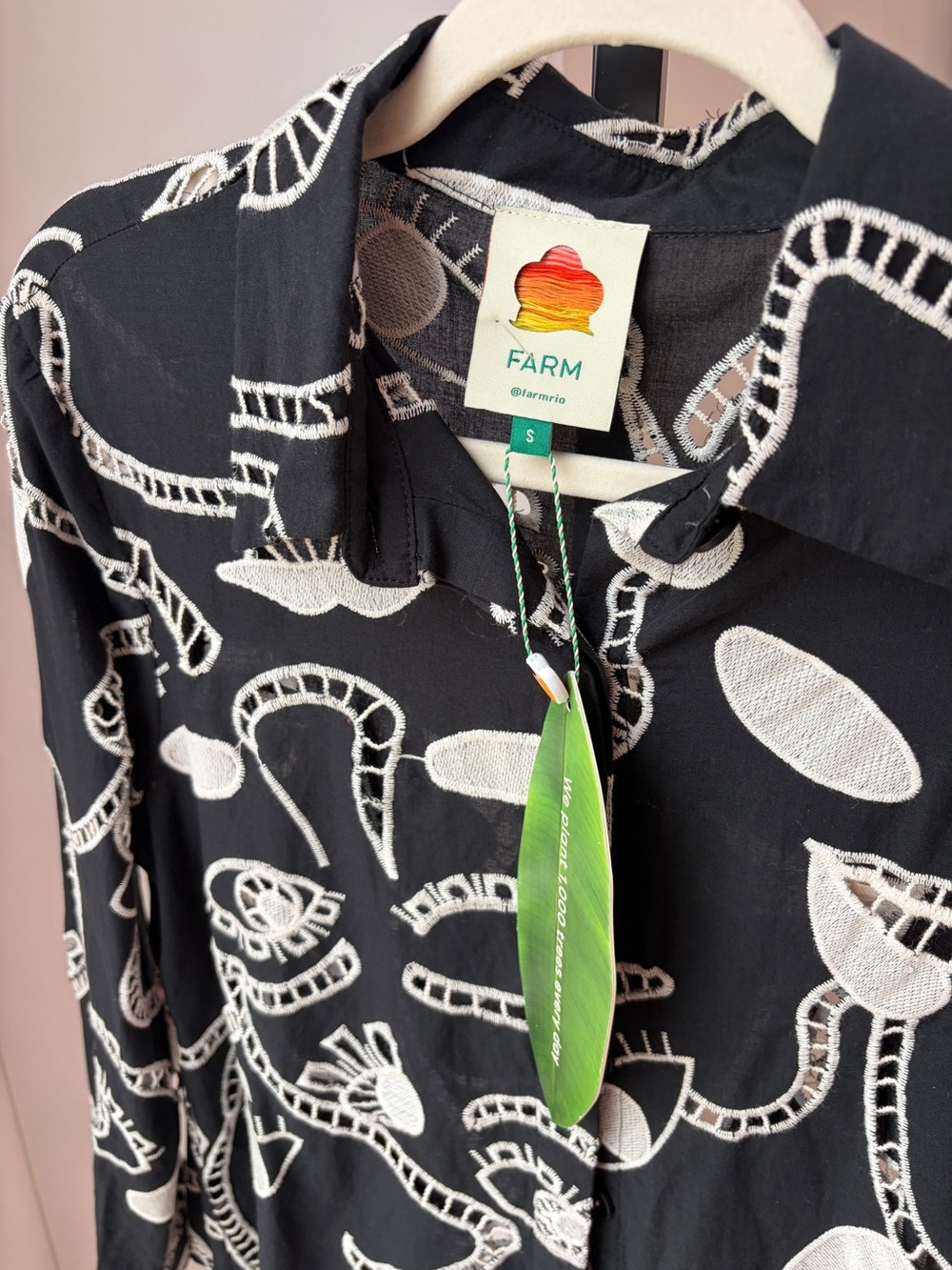 Farm Rio Richelieu Faces Shirt - Picture 10 of 12